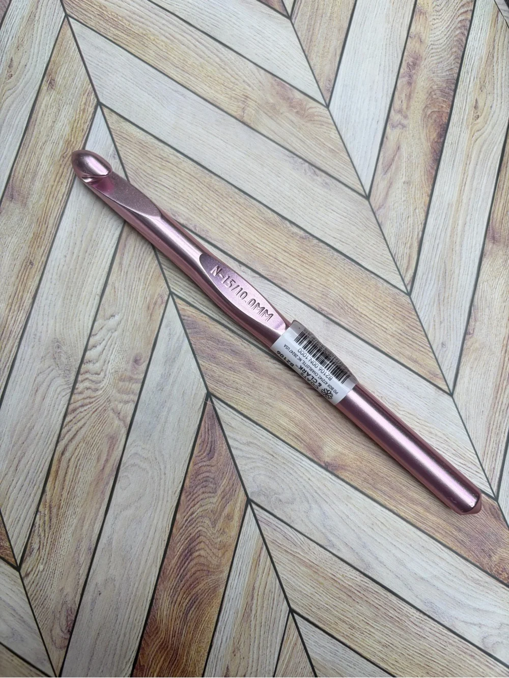 New Susan Bates Aluminum Crochet Hook - 10.0 mm color pink
